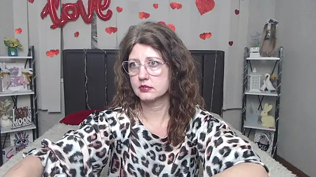 Snapshot of RoseHille chatting on April 16, 2026, 5:14 pm RoseHille online show from April 16, 2026, 5:14 pm