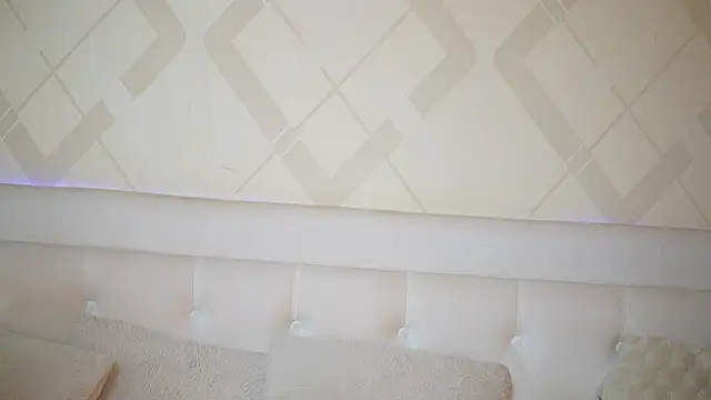 JadeHasy online show from December 3, 2025, 8:52 pm