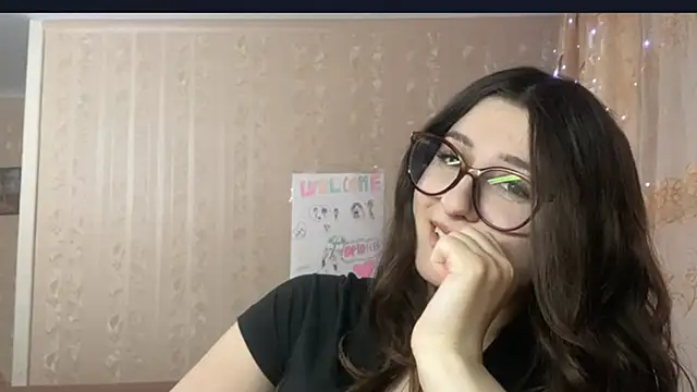 Snapshot of DonnieBooton chatting on April 20, 2026, 1:24 pm DonnieBooton online show from April 20, 2026, 1:24 pm