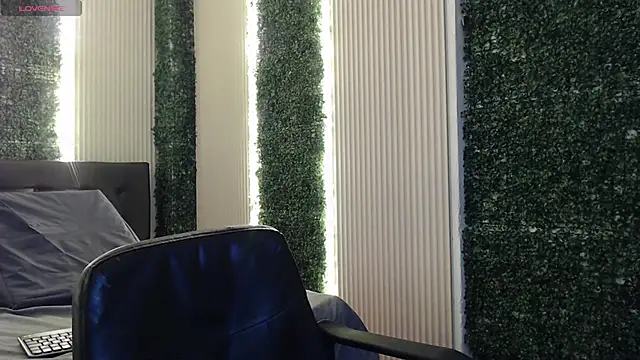 Snapshot of bunnywhite21 chatting on November 24, 2025, 4:18 pm bunnywhite21 online show from November 24, 2025, 4:18 pm