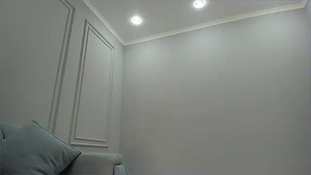 rose hitakayama online show from December 2, 2025, 1:06 am