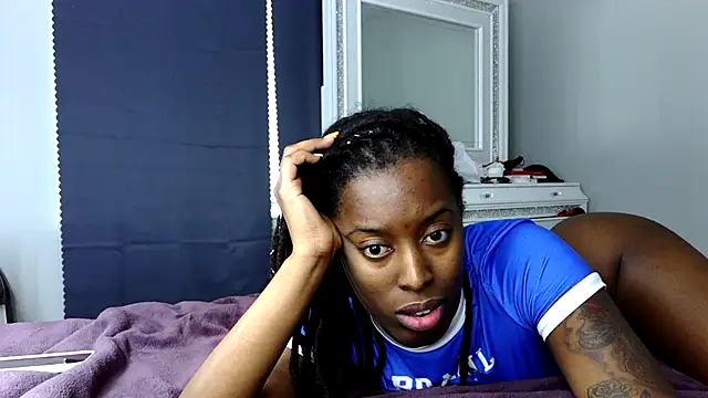 Snapshot of EgyptMonroe2 chatting on November 19, 2025, 9:15 pm EgyptMonroe2 online show from November 19, 2025, 9:15 pm