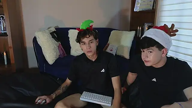 Derekswan online show from December 15, 2025, 9:31 pm