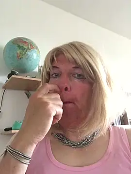 simone xdressing online show from July 5, 2026, 5:42 pm
