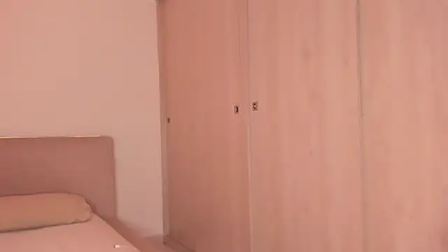 sofilopezcol online show from April 14, 2026, 3:00 am