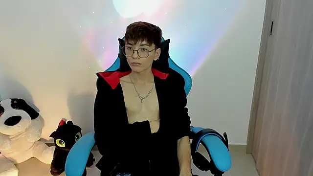 RYO BLEU  online show from November 11, 2025, 4:24 pm