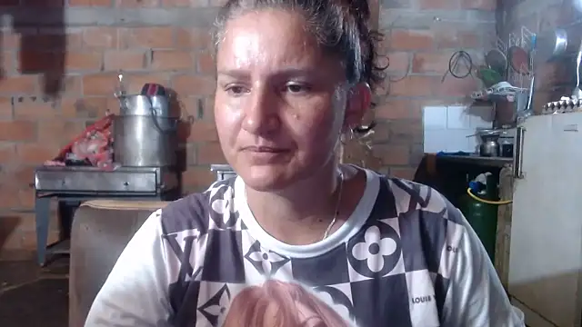 Snapshot of Sra_Angelina chatting on May 17, 2026, 7:41 am Sra Angelina online show from May 17, 2026, 7:41 am