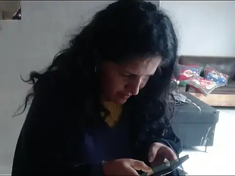 Sra Angelina online show from December 5, 2025, 7:12 pm