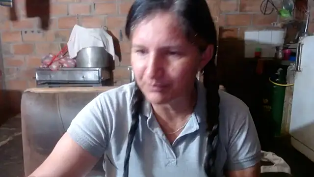 Snapshot of Sra_Angelina chatting on May 18, 2026, 7:57 am Sra Angelina online show from May 18, 2026, 7:57 am