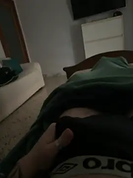 Snapshot of simeonehivd chatting on January 19, 2026, 1:04 pm simeonehivd online show from January 19, 2026, 1:04 pm