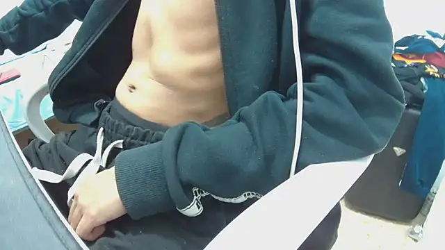 Calavera2001 online show from November 11, 2025, 2:28 am