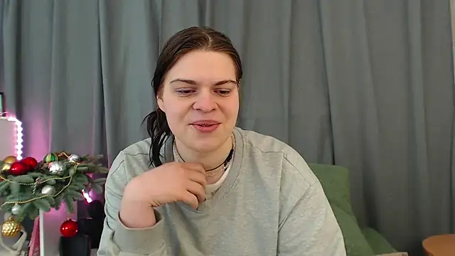 Dona Mafia online show from December 16, 2025, 9:41 pm