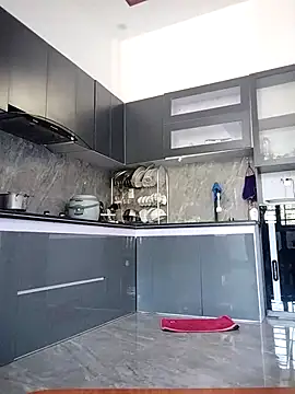   Anna    online show from November 30, 2025, 4:13 am