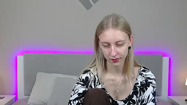 Snapshot of RachaelCute chatting on May 16, 2026, 11:20 am RachaelCute online show from May 16, 2026, 11:20 am