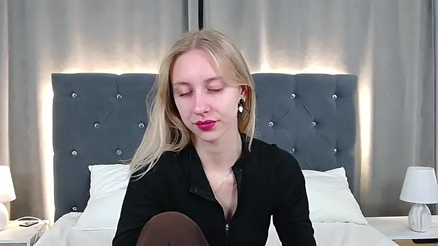 Snapshot of RachaelCute chatting on May 30, 2026, 3:57 am RachaelCute online show from May 30, 2026, 3:57 am