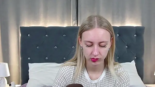 Snapshot of RachaelCute chatting on May 8, 2026, 3:54 am RachaelCute online show from May 8, 2026, 3:54 am