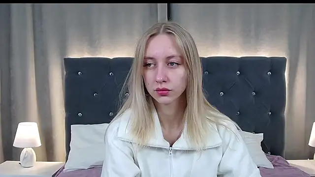 Snapshot of RachaelCute chatting on April 24, 2026, 4:14 am RachaelCute online show from April 24, 2026, 4:14 am