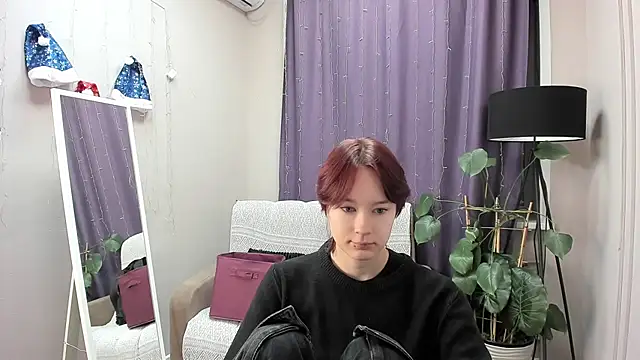 Snapshot of Annie_Way chatting on January 10, 2026, 4:30 am Annie Way online show from January 10, 2026, 4:30 am