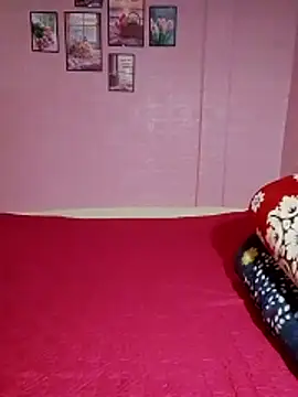 Snapshot of Cloud-wh chatting on April 14, 2026, 7:13 am Cloud-wh online show from April 14, 2026, 7:13 am