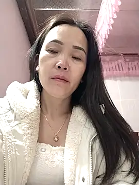 Snapshot of Feeling-hot chatting on January 5, 2026, 5:27 pm Feeling-hot online show from January 5, 2026, 5:27 pm