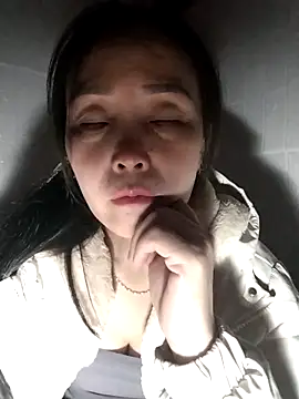 Snapshot of Feeling-hot chatting on November 23, 2025, 9:03 pm Feeling-hot online show from November 23, 2025, 9:03 pm