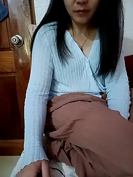 Feeling-hot online show from May 11, 2026, 4:04 pm