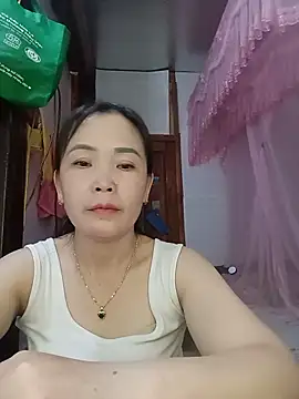 Feeling-hot online show from May 20, 2026, 3:03 am