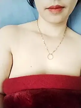 Snapshot of Swan-white123 chatting on February 10, 2026, 1:37 am Swan-white123 online show from February 10, 2026, 1:37 am