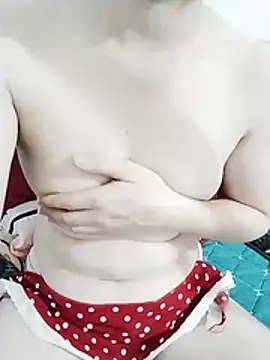 Swan-white123 online show from April 15, 2026, 5:39 pm