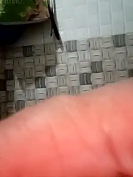 thuy-kieu online show from December 15, 2025, 10:26 pm