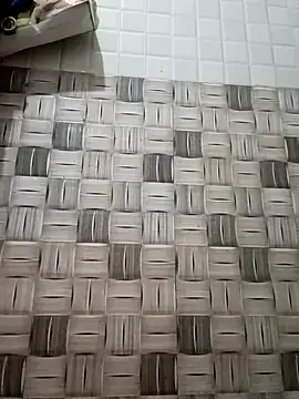 thuy-kieu online show from February 22, 2026, 9:27 pm