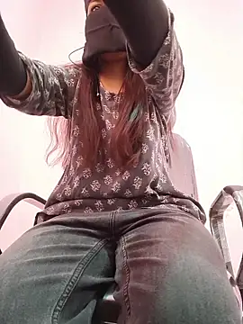 Iamyourdarling online show from November 20, 2025, 5:30 am