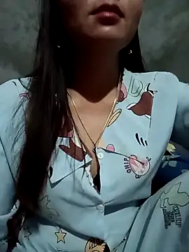 Snapshot of vangkt-cute chatting on April 1, 2026, 8:39 pm vangkt-cute online show from April 1, 2026, 8:39 pm