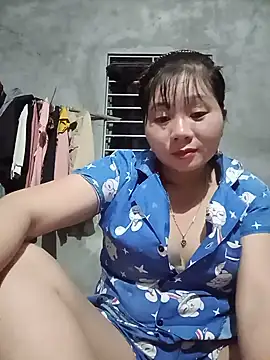 vangkt-cute online show from May 16, 2026, 1:10 pm