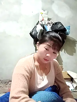 vangkt-cute online show from December 3, 2025, 4:06 pm