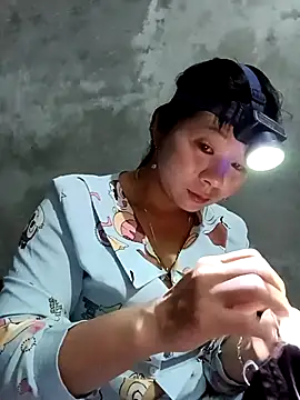 Snapshot of vangkt-cute chatting on March 4, 2026, 6:48 pm vangkt-cute online show from March 4, 2026, 6:48 pm