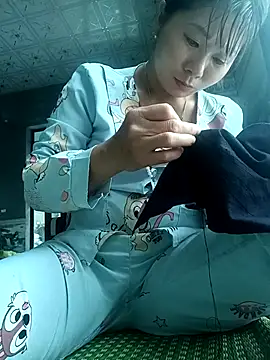 vangkt-cute online show from May 8, 2026, 7:45 am