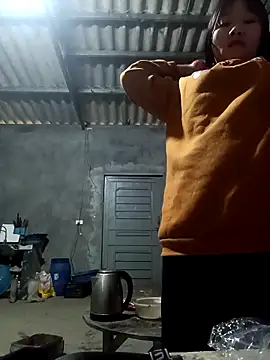 Snapshot of vangkt-cute chatting on February 10, 2026, 4:44 am vangkt-cute online show from February 10, 2026, 4:44 am