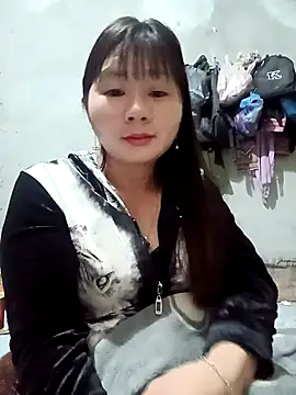 Snapshot of vangkt-cute chatting on March 8, 2026, 8:12 pm vangkt-cute online show from March 8, 2026, 8:12 pm