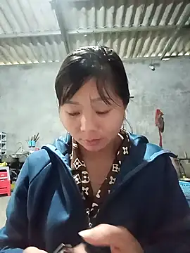 Snapshot of vangkt-cute chatting on April 2, 2026, 10:00 am vangkt-cute online show from April 2, 2026, 10:00 am