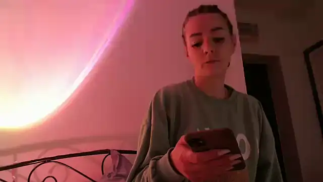 MissyDior8 online show from December 1, 2025, 6:14 am