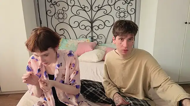 Snapshot of Danny_loves_Mary chatting on April 7, 2026, 6:26 am Danny loves Mary online show from April 7, 2026, 6:26 am