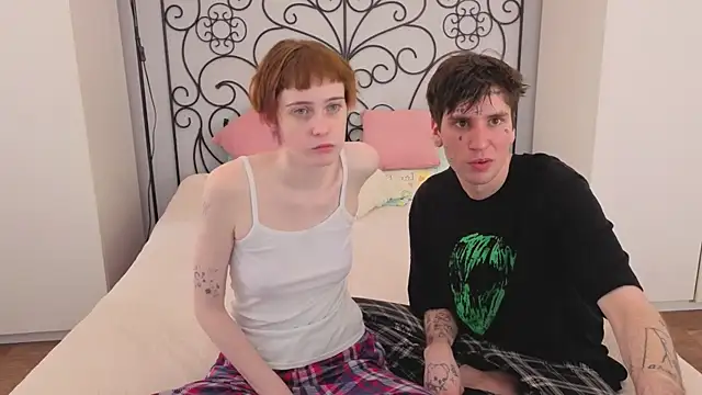 Snapshot of Danny_loves_Mary chatting on April 15, 2026, 2:06 am Danny loves Mary online show from April 15, 2026, 2:06 am