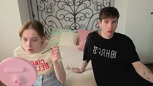 Snapshot of Danny_loves_Mary chatting on April 1, 2026, 2:02 am Danny loves Mary online show from April 1, 2026, 2:02 am