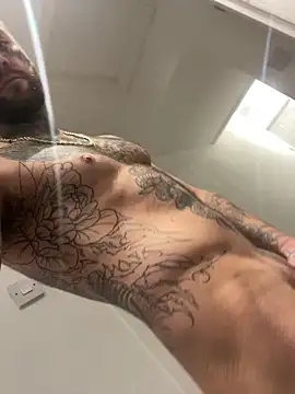 magicmichaell online show from November 10, 2025, 1:27 pm