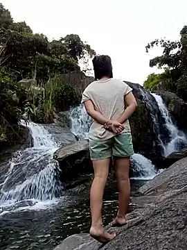 Snapshot of -Huong-99 chatting on November 13, 2025, 9:46 am -Huong-99 online show from November 13, 2025, 9:46 am