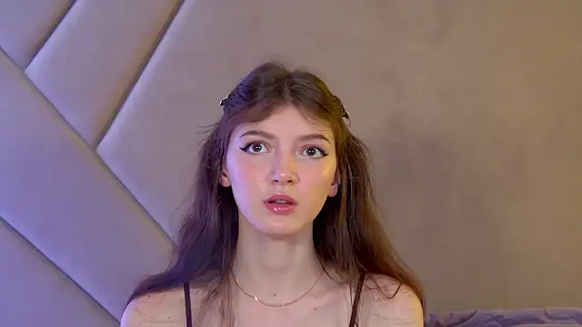 Snapshot of SophiaProve chatting on May 25, 2026, 4:28 pm SophiaProve online show from May 25, 2026, 4:28 pm