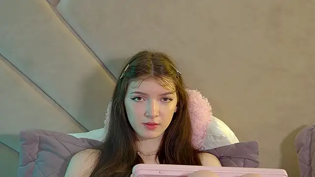 Snapshot of SophiaProve chatting on May 19, 2026, 1:56 am SophiaProve online show from May 19, 2026, 1:56 am