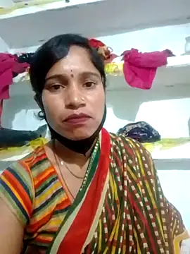 Snapshot of DESIIDIVA chatting on November 21, 2025, 3:33 pm DESIIDIVA online show from November 21, 2025, 3:33 pm