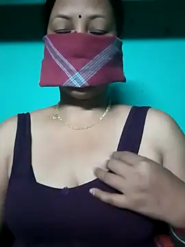 Snapshot of Hot__girls001 chatting on November 10, 2025, 6:24 pm Hot girls001 online show from November 10, 2025, 6:24 pm